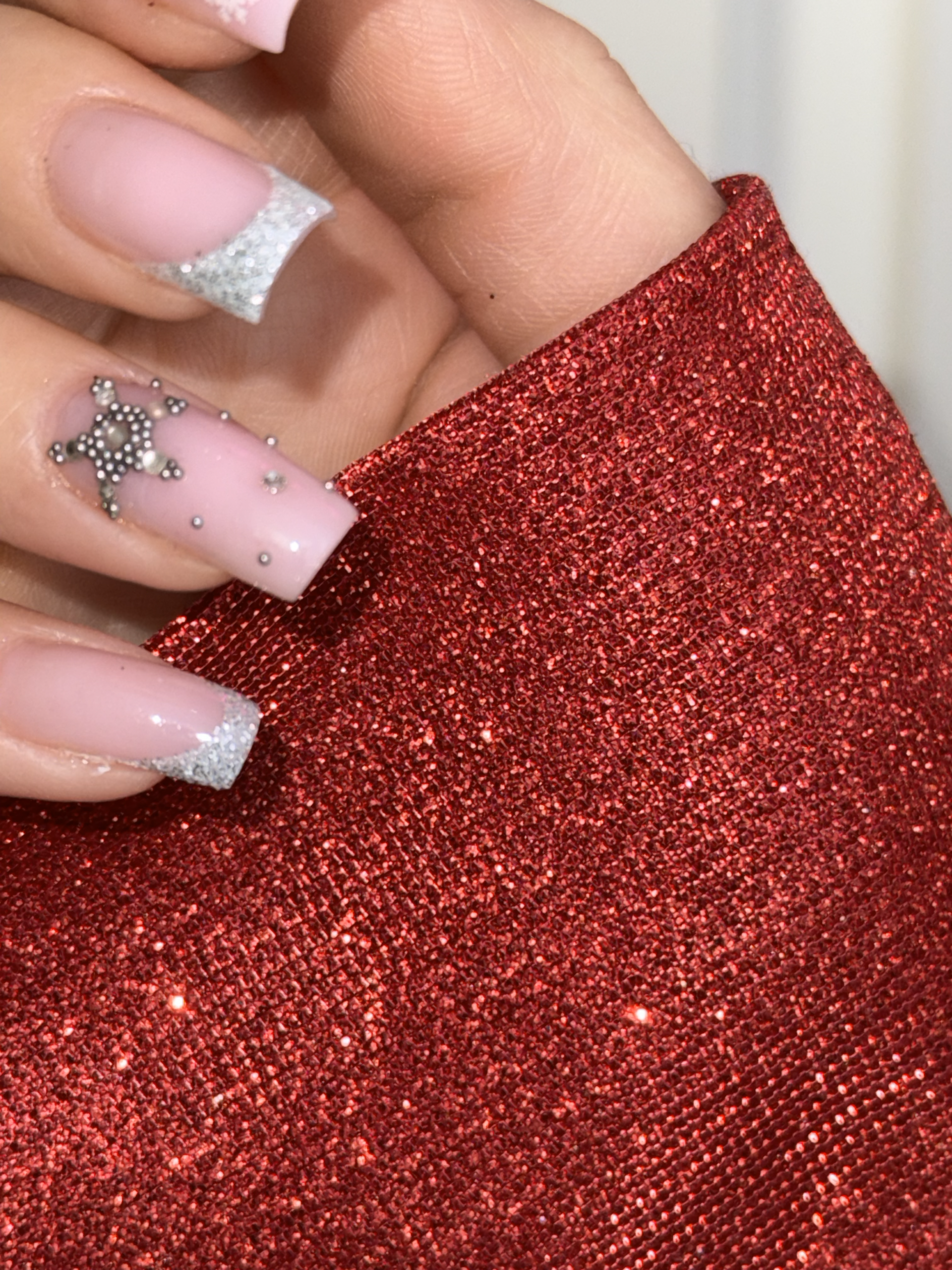 RĘKAW DO ZDJĘĆ PAZNOKCI GLAM RED - obrazek 4