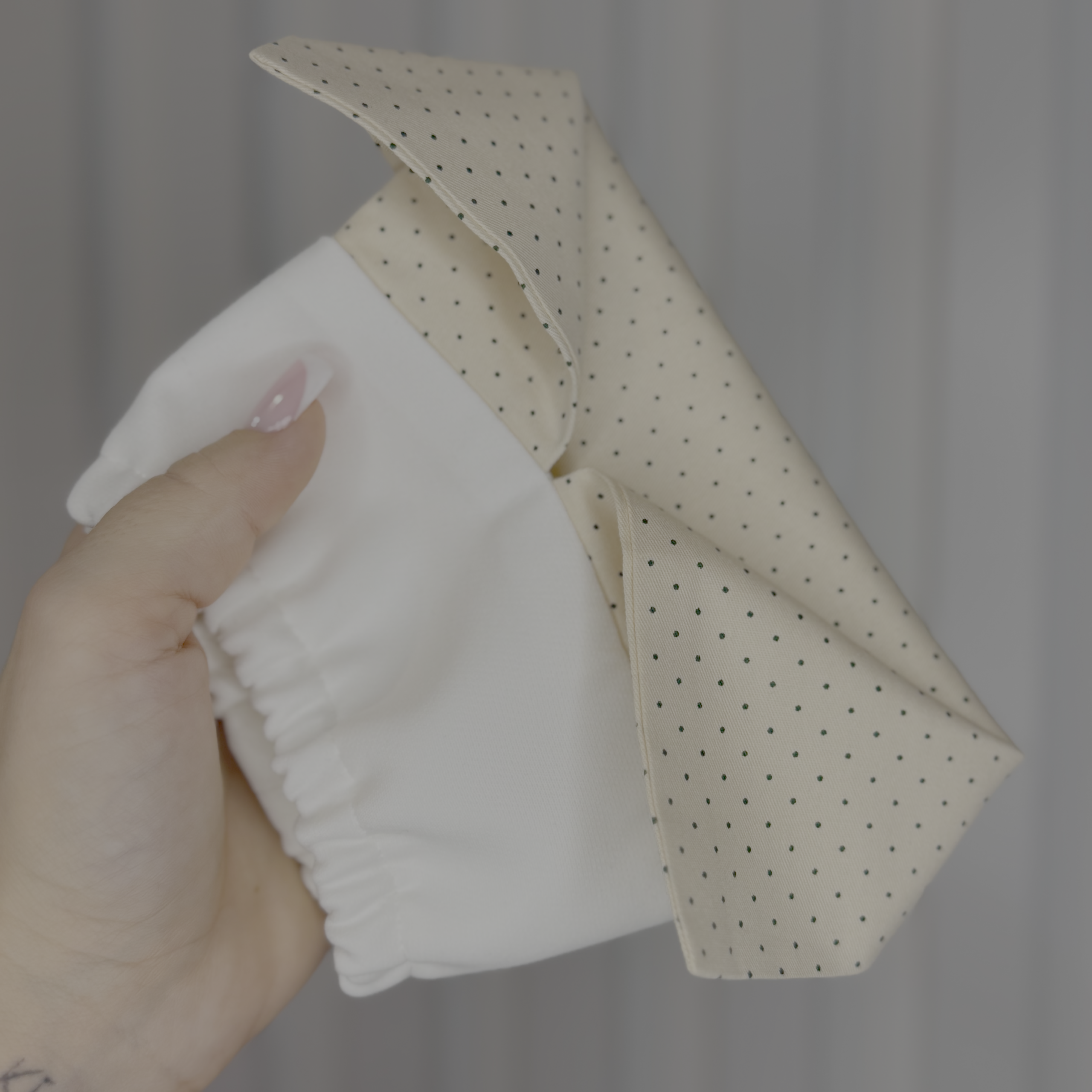 Wymienne zakończenie Rękawa Nude Dots